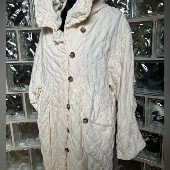 Free People - Oversized Parachute Quilted Ivory Jacket. Size Small. - Picture 7 of 12